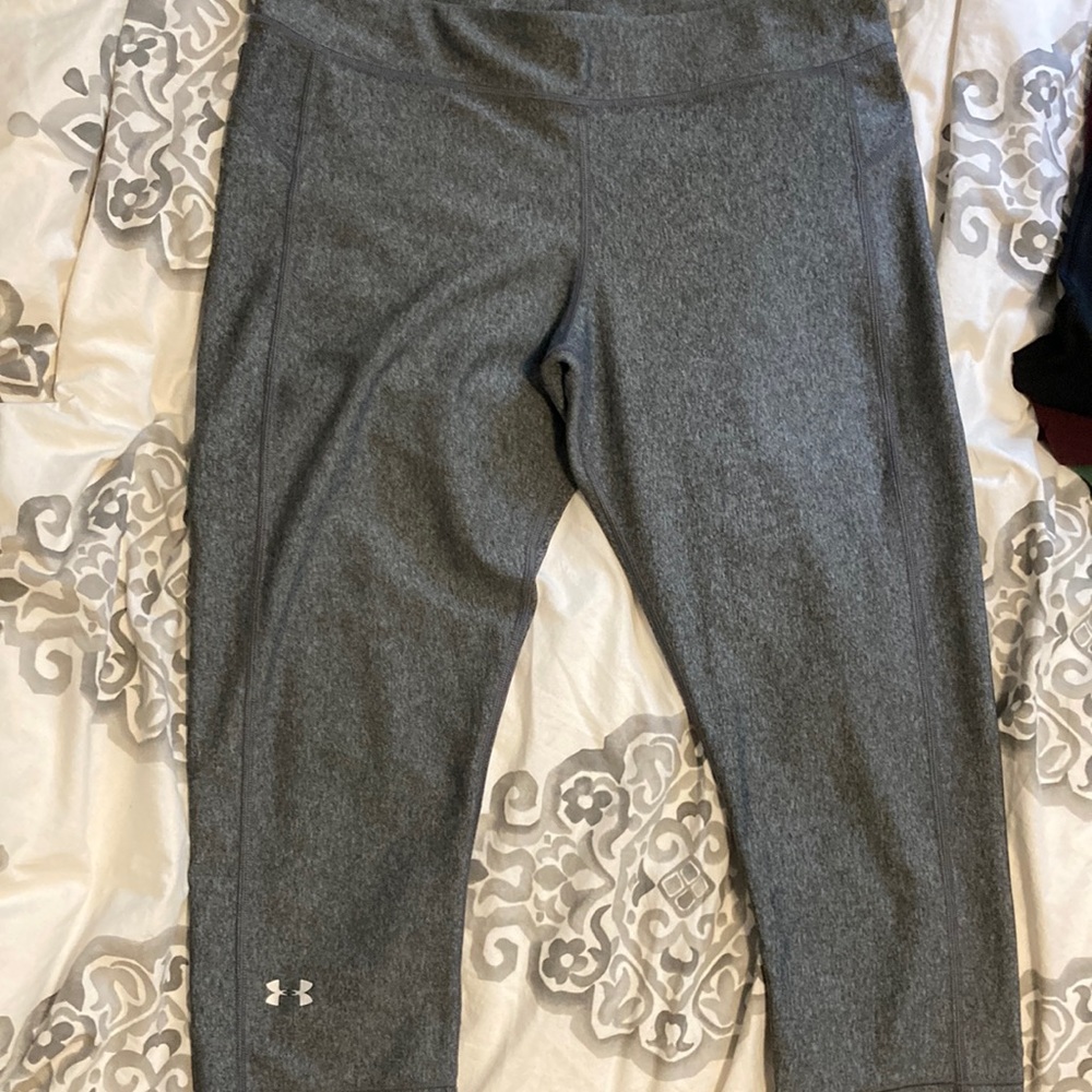 UnderArmour Heat Gear capri leggings
